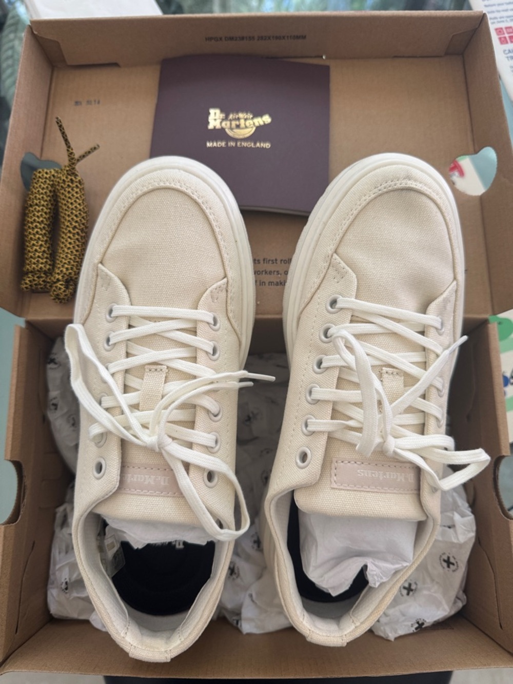 Dr. Martens Brookline 6 EYE UNISEX  Cream Canvas Low-Top Sneakers